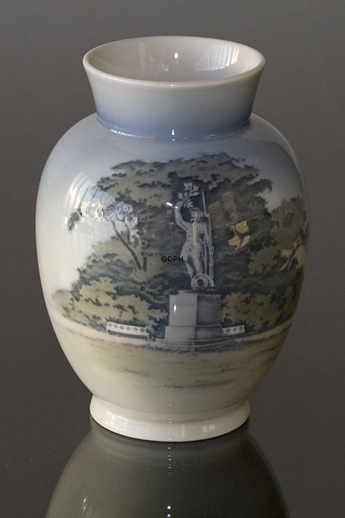 Vase mit Statue von einem Soldat, Royal Copenhagen Nr. 4765