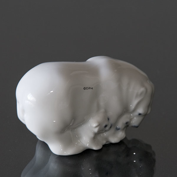Kleiner Eisbär mit Jungen, Royal Copenhagen Figur Nr. 4780