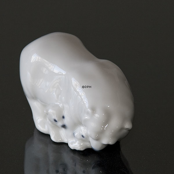 Kleiner Eisbär mit Jungen, Royal Copenhagen Figur Nr. 4780