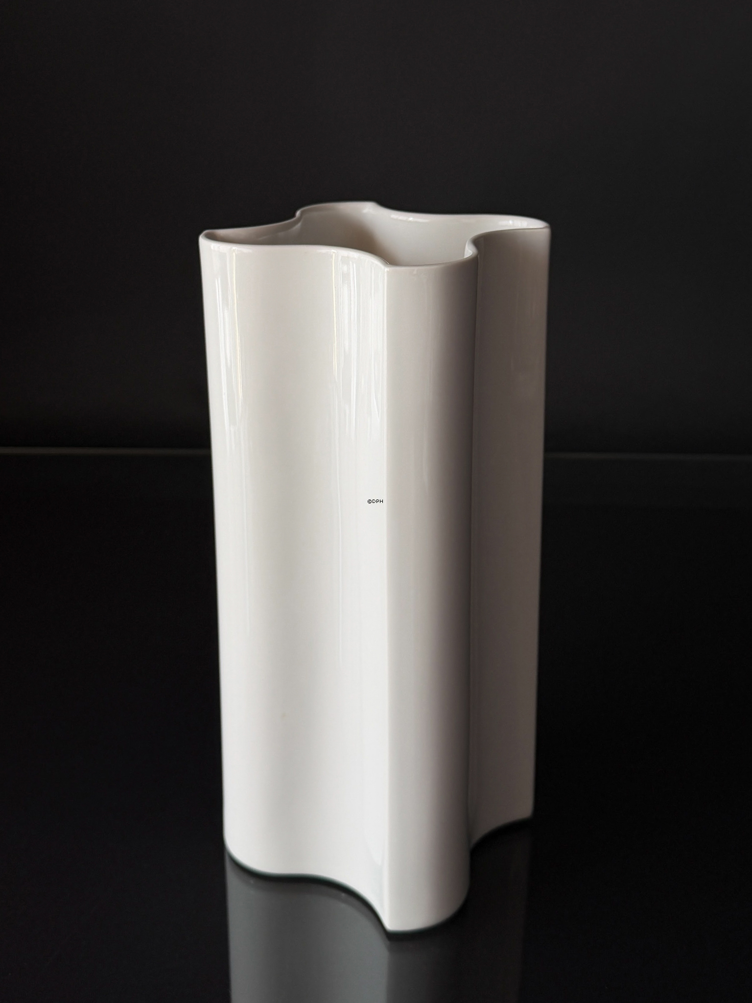 Royal Copenhagen Vase Ocean Nr. 513-213-5837 Modern, Grethe Meyer Design