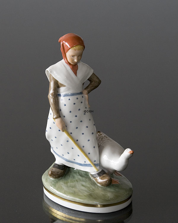 Kleines Mädchen mit Gänsen, Überglasur, Royal Copenhagen Figur Nr. 528