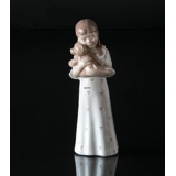 Mädchen in Nachthemd mit Teddy, Royal Copenhagen Figur Nr. 5655