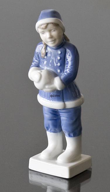 Mädchen mit Schneeball, Royal Copenhagen Figur Nr. 5656