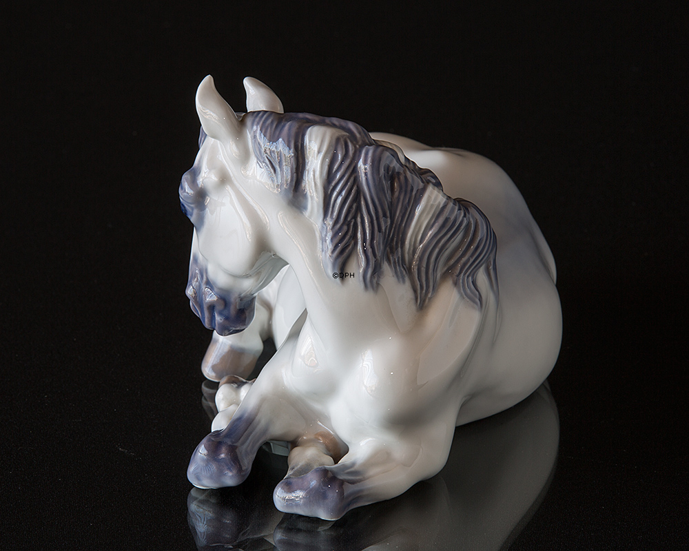 Lippizaner Pferd, liegende Stute, Royal Copenhagen Figur 5690