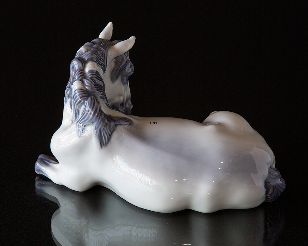 Lippizaner Pferd, liegende Stute, Royal Copenhagen Figur 5690