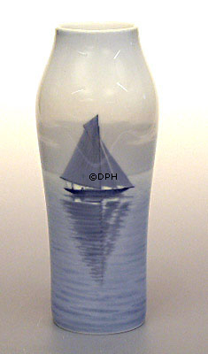 Vase mit Segelschiff, Royal Copenhagen Nr. 579-232