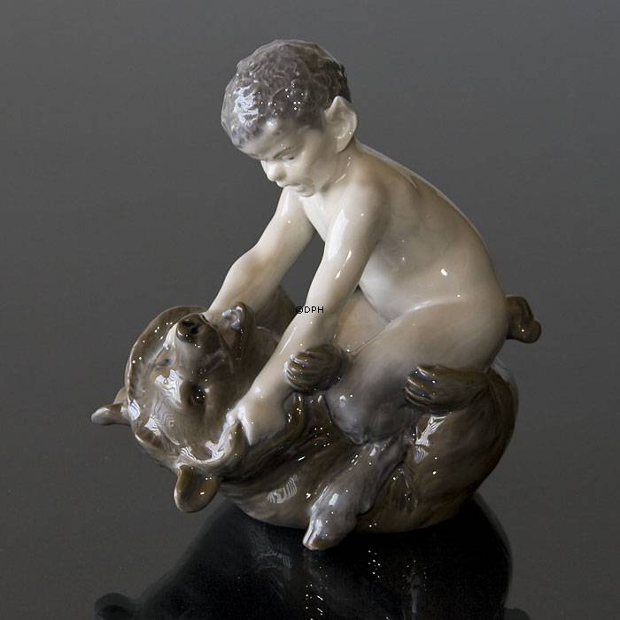Satyr auf Bär, Royal Copenhagen Figur Nr. 648
