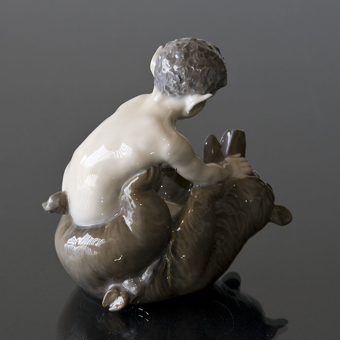 Satyr auf Bär, Royal Copenhagen Figur Nr. 648