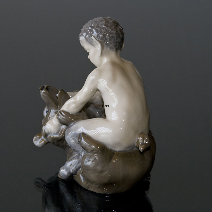 Satyr auf Bär, Royal Copenhagen Figur Nr. 648