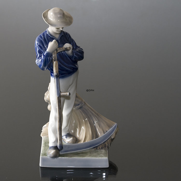 Mann mit Sense, Royal Copenhagen Figur Nr. 685