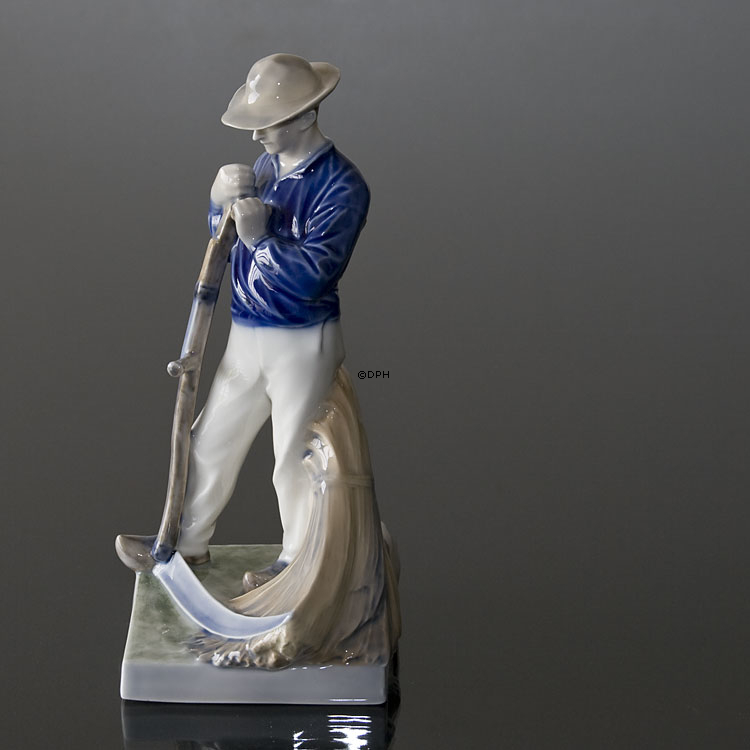 Mann mit Sense, Royal Copenhagen Figur Nr. 685