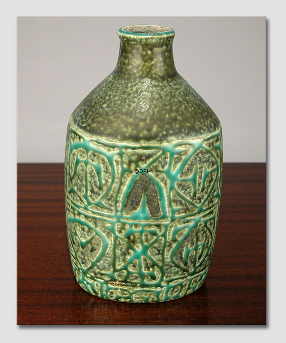 Fayencevase von Nils Thorssen, Royal Copenhagen Nr. 712-3208