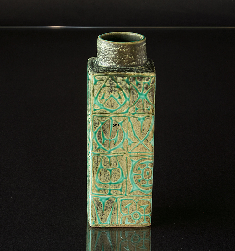 Fayencevase von Nils Thorssen, Royal Copenhagen Nr. 712-3259