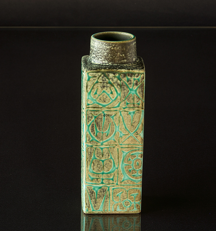 Fayencevase von Nils Thorssen, Royal Copenhagen Nr. 712-3259