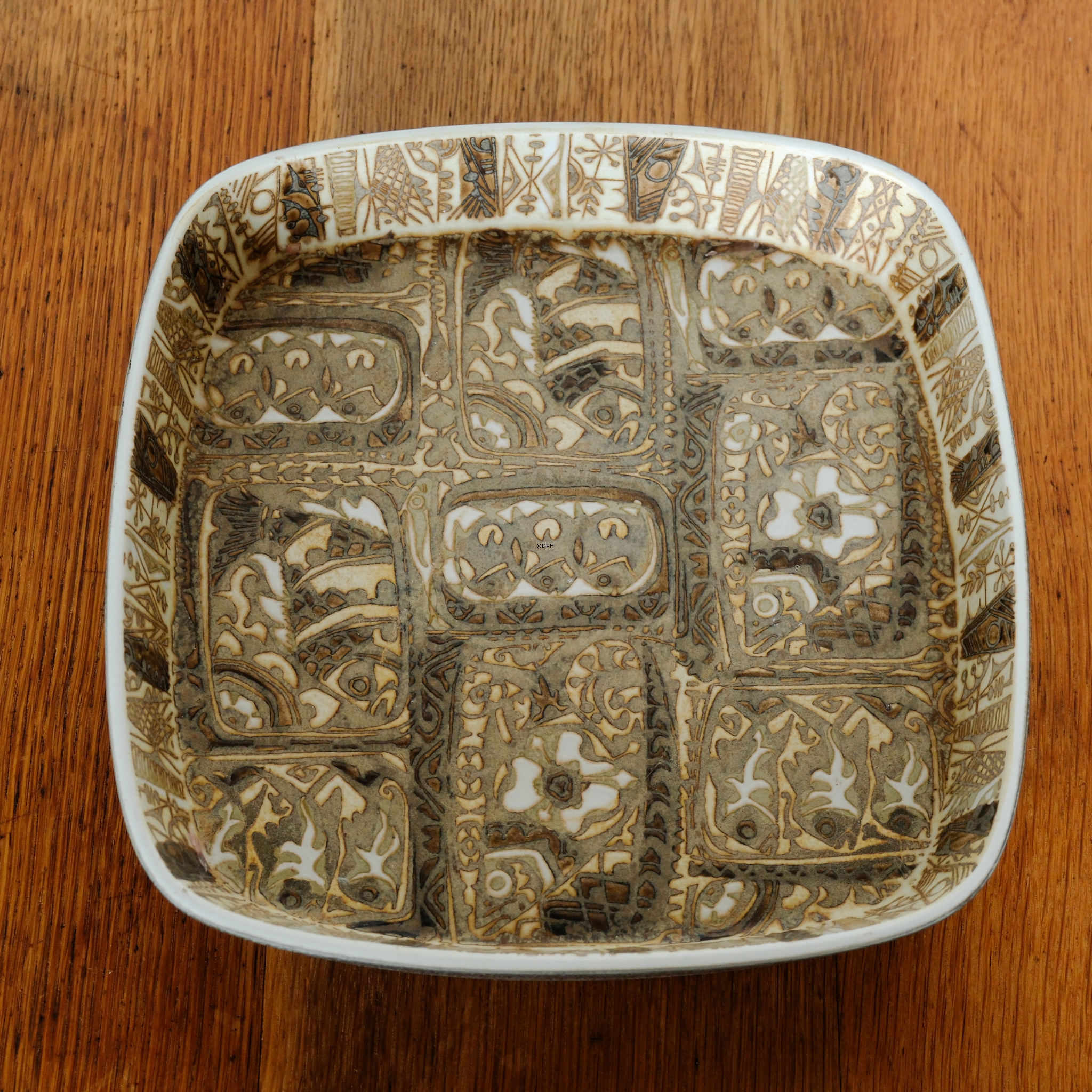 Royal Copenhagen Baca Schale 719-2885 von Niels Thorsson