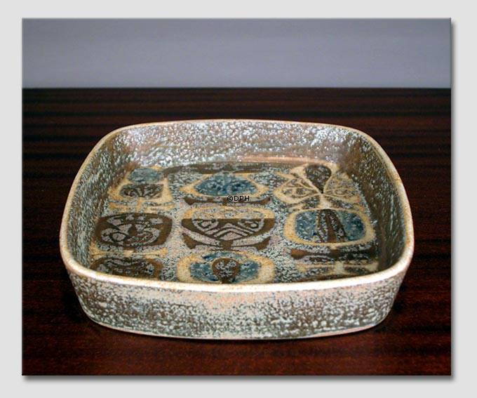 Fayenceschale von Nils Thorssen, Royal Copenhagen Nr. 734-2883