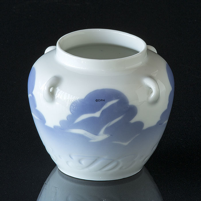 Royal Copenhagen Krug verziert mit Möwen und Schiff, klein