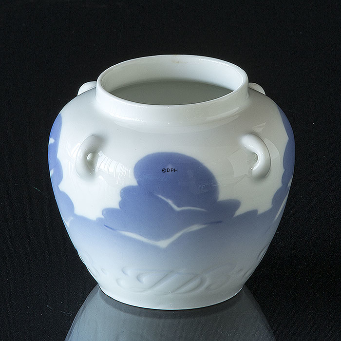 Royal Copenhagen Krug verziert mit Möwen und Schiff, klein