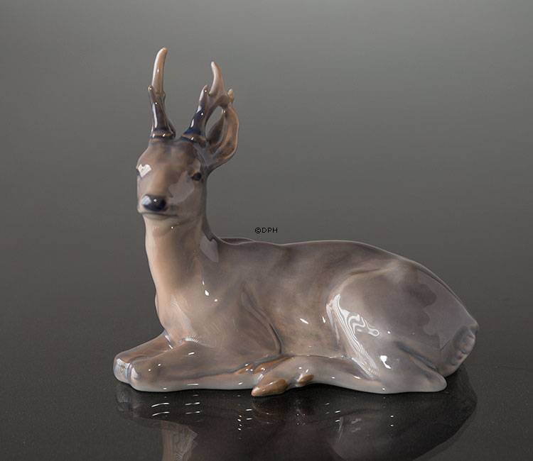 Hirsch liegend, Royal Copenhagen Figur Nr. 756