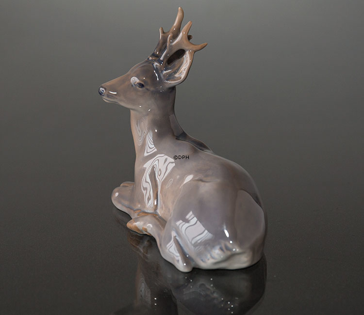 Hirsch liegend, Royal Copenhagen Figur Nr. 756