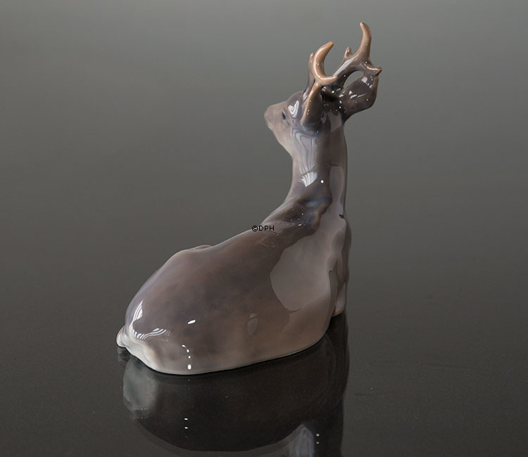 Hirsch liegend, Royal Copenhagen Figur Nr. 756