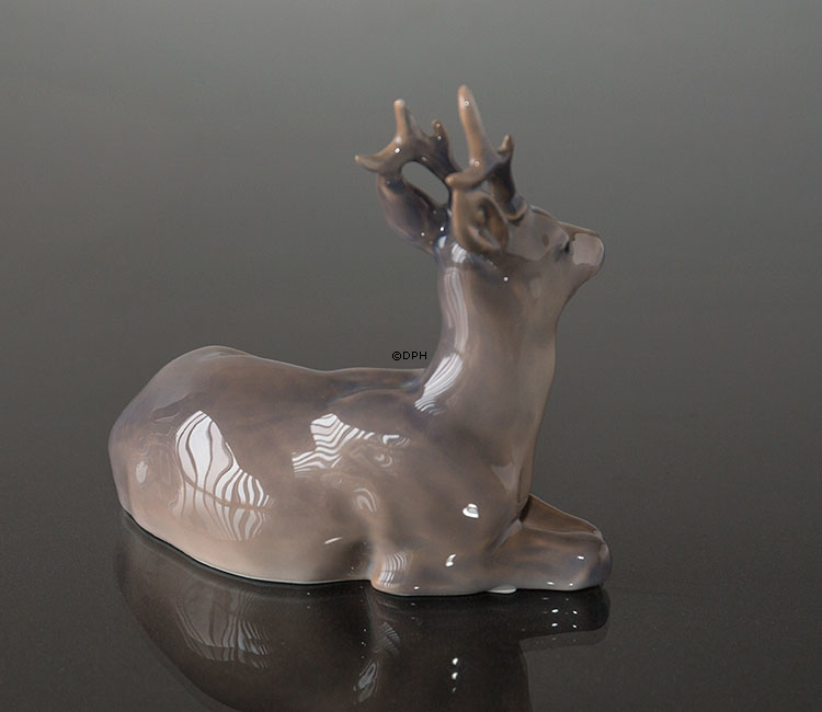Hirsch liegend, Royal Copenhagen Figur Nr. 756
