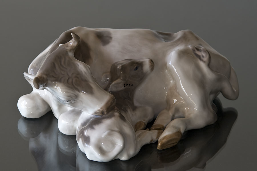 Kuh mit Kalb, Royal Copenhagen Figur Nr. 800