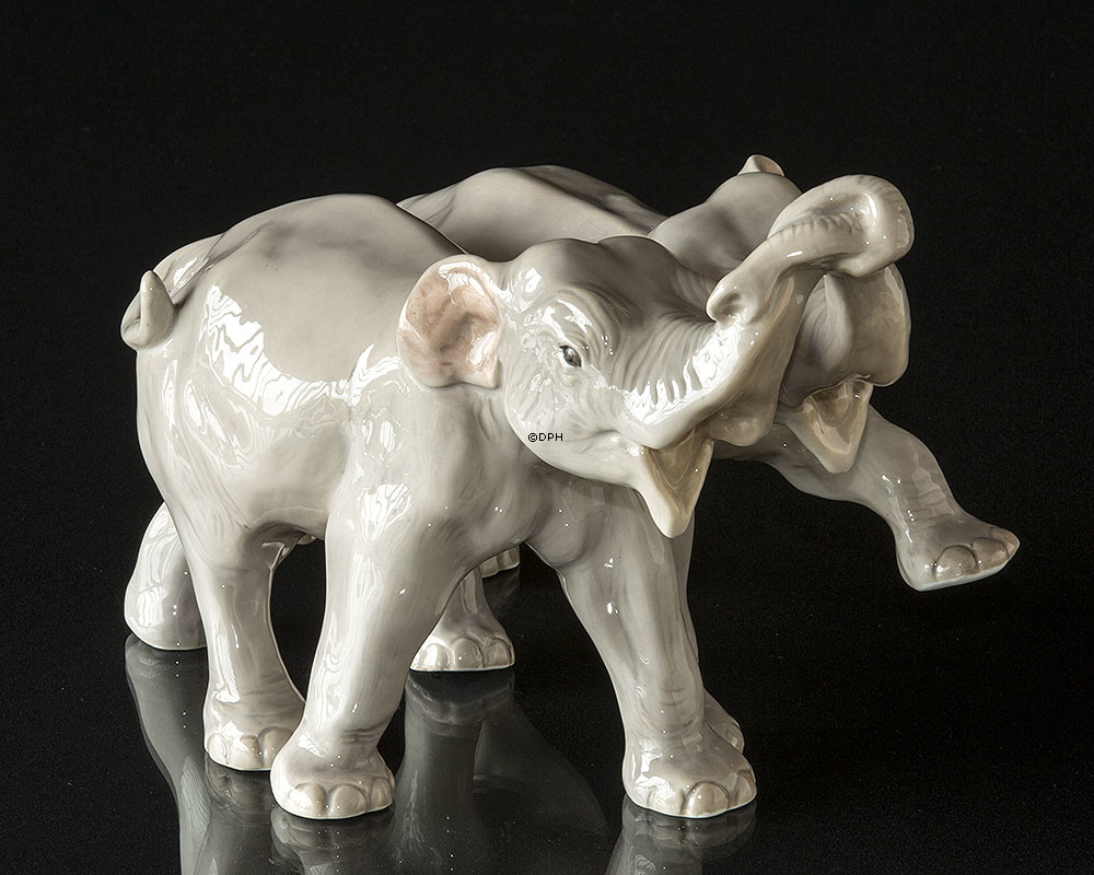 Stehende Elefanten, Paare, spielend, Royal Copenhagen Figur Nr. 802 (1894-1922) Sehr selten