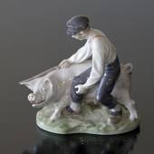 Schweinehirt führt das Schwein, Junge mit Schwein, Royal Copenhagen Figur N...