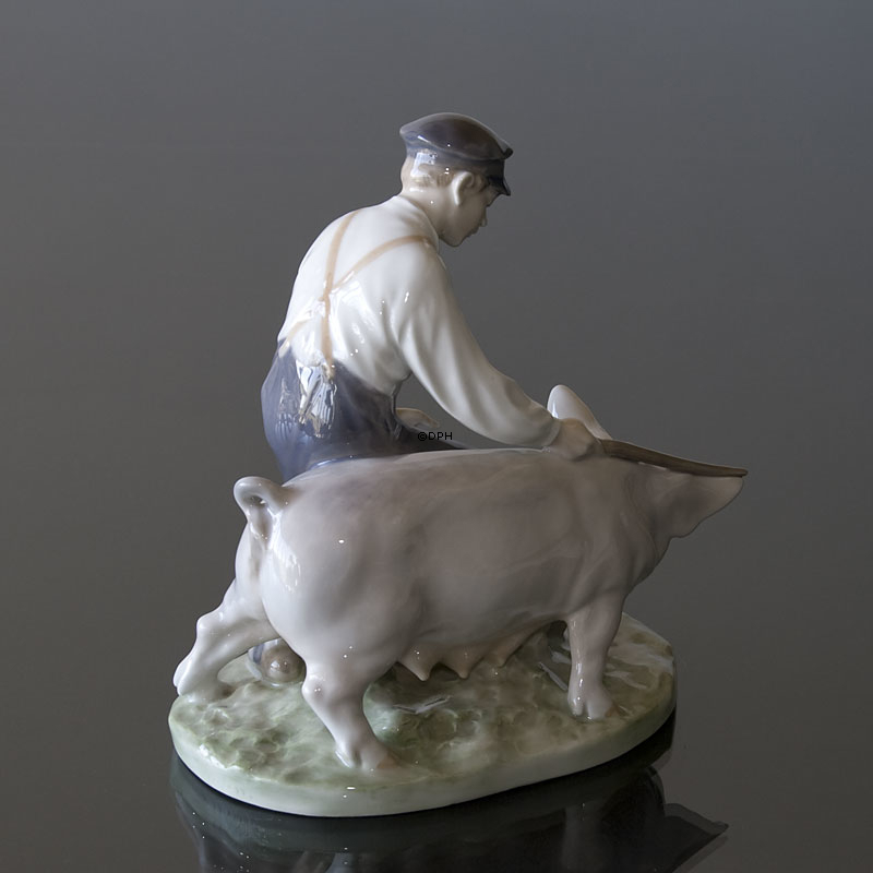 Schweinehirt führt das Schwein, Junge mit Schwein, Royal Copenhagen Figur Nr. 848