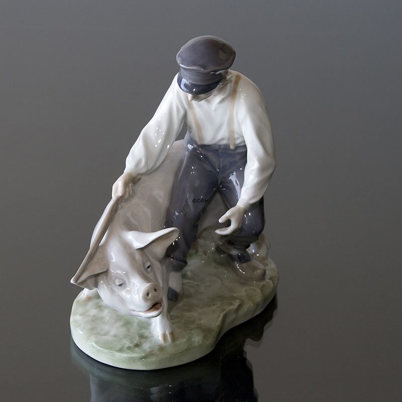 Schweinehirt führt das Schwein, Junge mit Schwein, Royal Copenhagen Figur Nr. 848