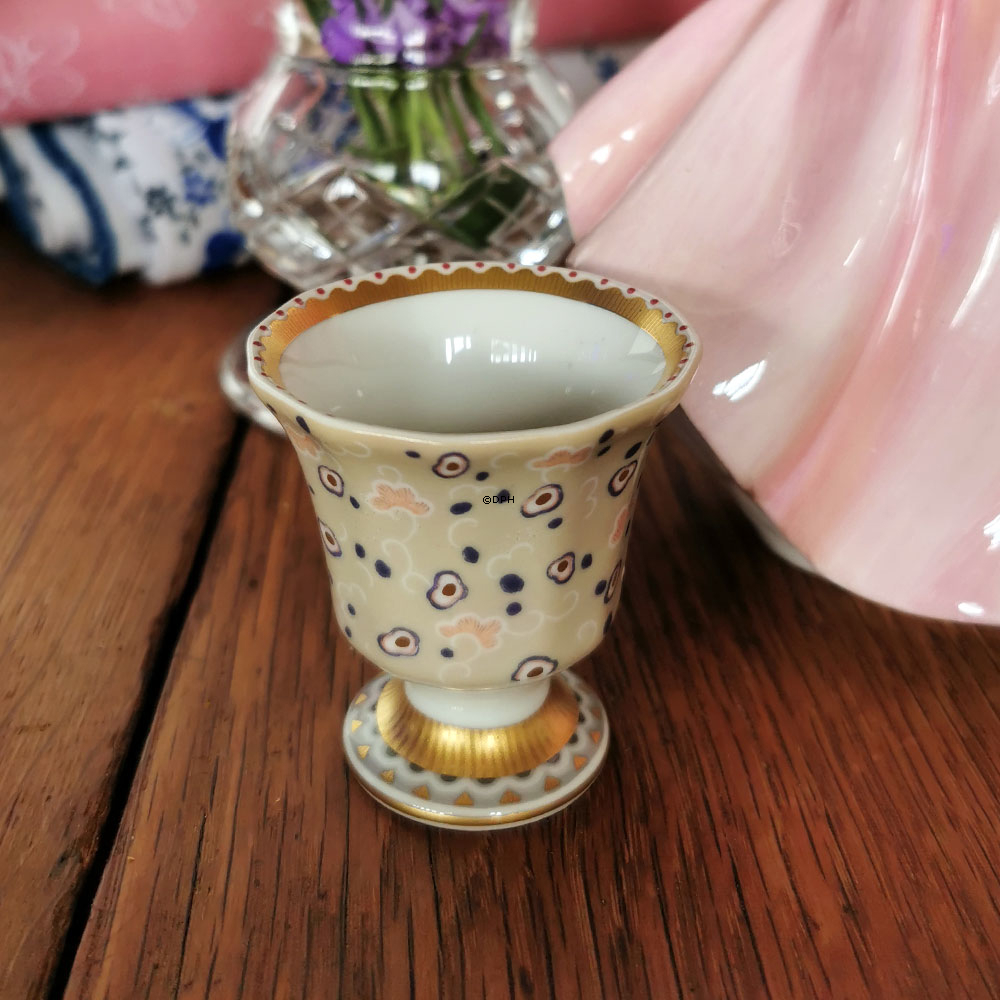 Royal Copenhagen Fairytale Eierbecher, grau Nr. 696