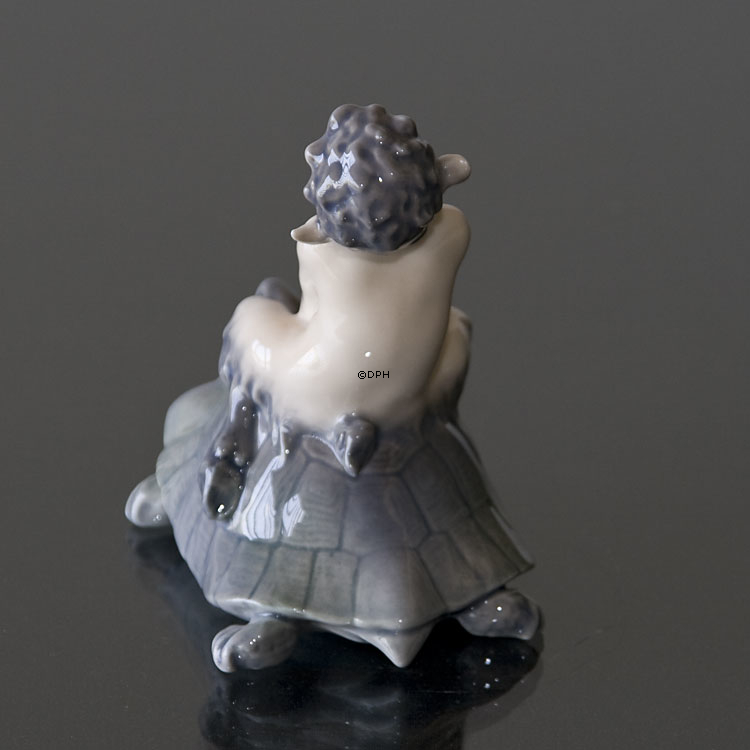 Satyr reitet schnell auf Schildkröte, Royal Copenhagen Figur Nr. 858