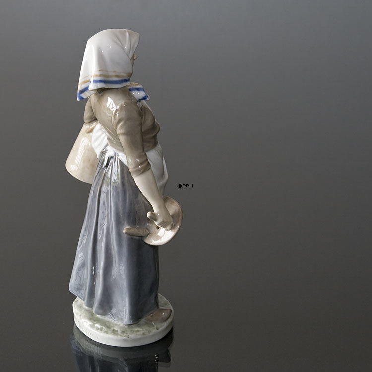 Milchmädchen, Royal Copenhagen Figur Nr. 899