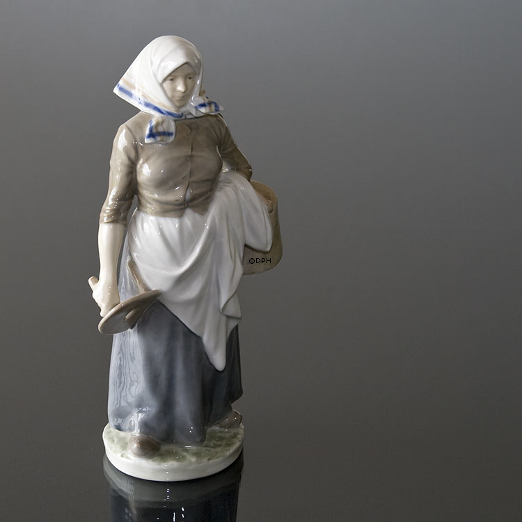 Milchmädchen, Royal Copenhagen Figur Nr. 899