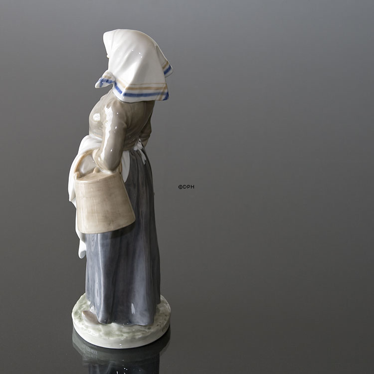 Milchmädchen, Royal Copenhagen Figur Nr. 899