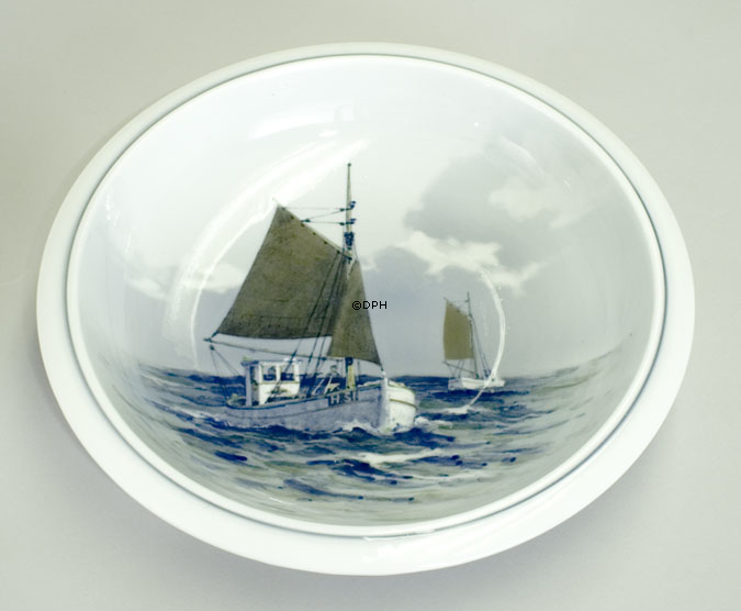 Schale mit Fischerboot handbemalt von Th. Kjölner, Royal Copenhagen Nr. 9-8-1948-3606