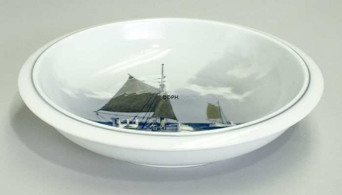 Schale mit Fischerboot handbemalt von Th. Kjölner, Royal Copenhagen Nr. 9-8-1948-3606