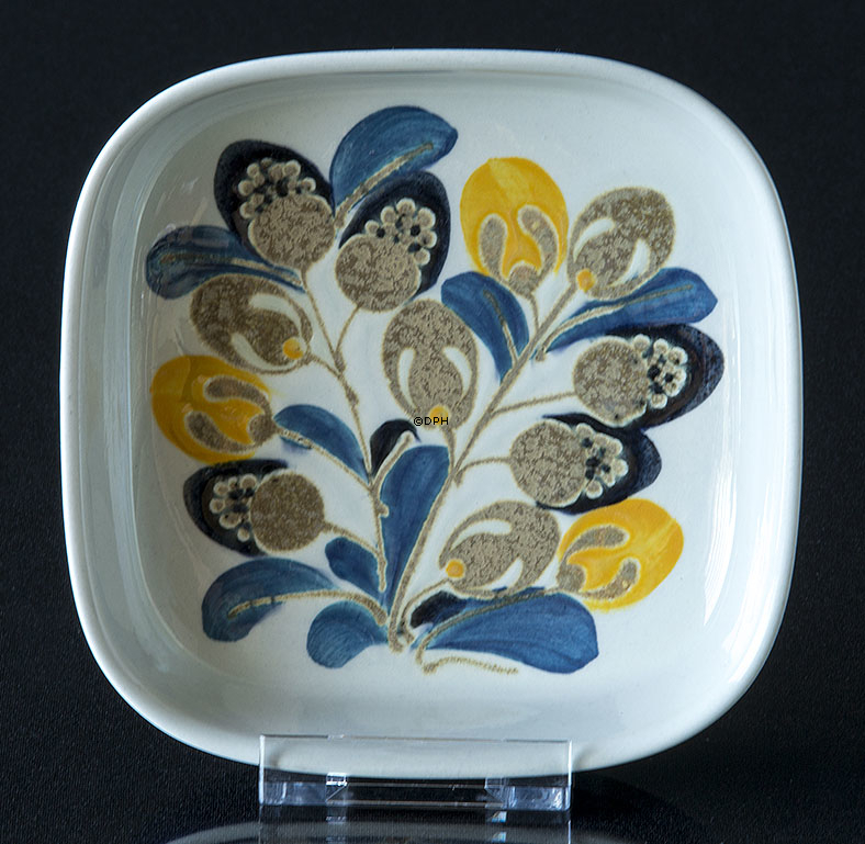 Fayenceschale von Ellen Malmer, Royal Copenhagen Nr. 953-3772