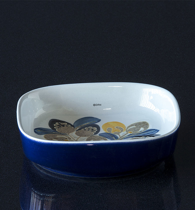 Fayenceschale von Ellen Malmer, Royal Copenhagen Nr. 953-3772