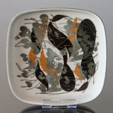 Fayenceschale mit Pflanzenmotiv von Ivan Weiss, Royal Copenhagen Nr. 963-3774