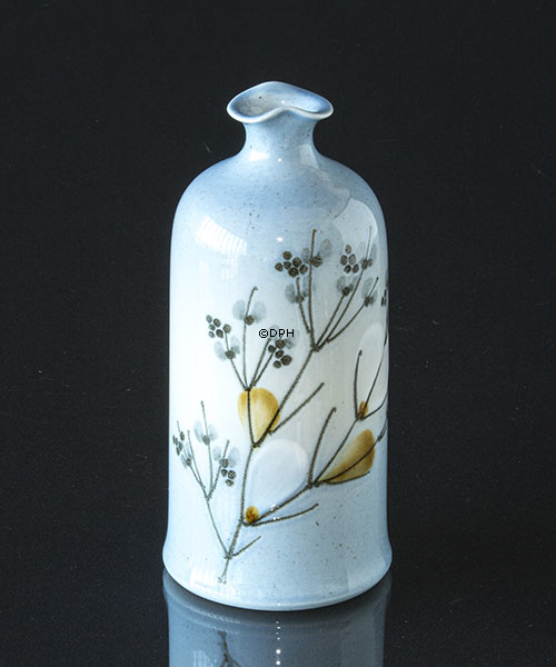Vase mit Blumen und Zweigen, Royal Copenhagen Nr. 967-3846