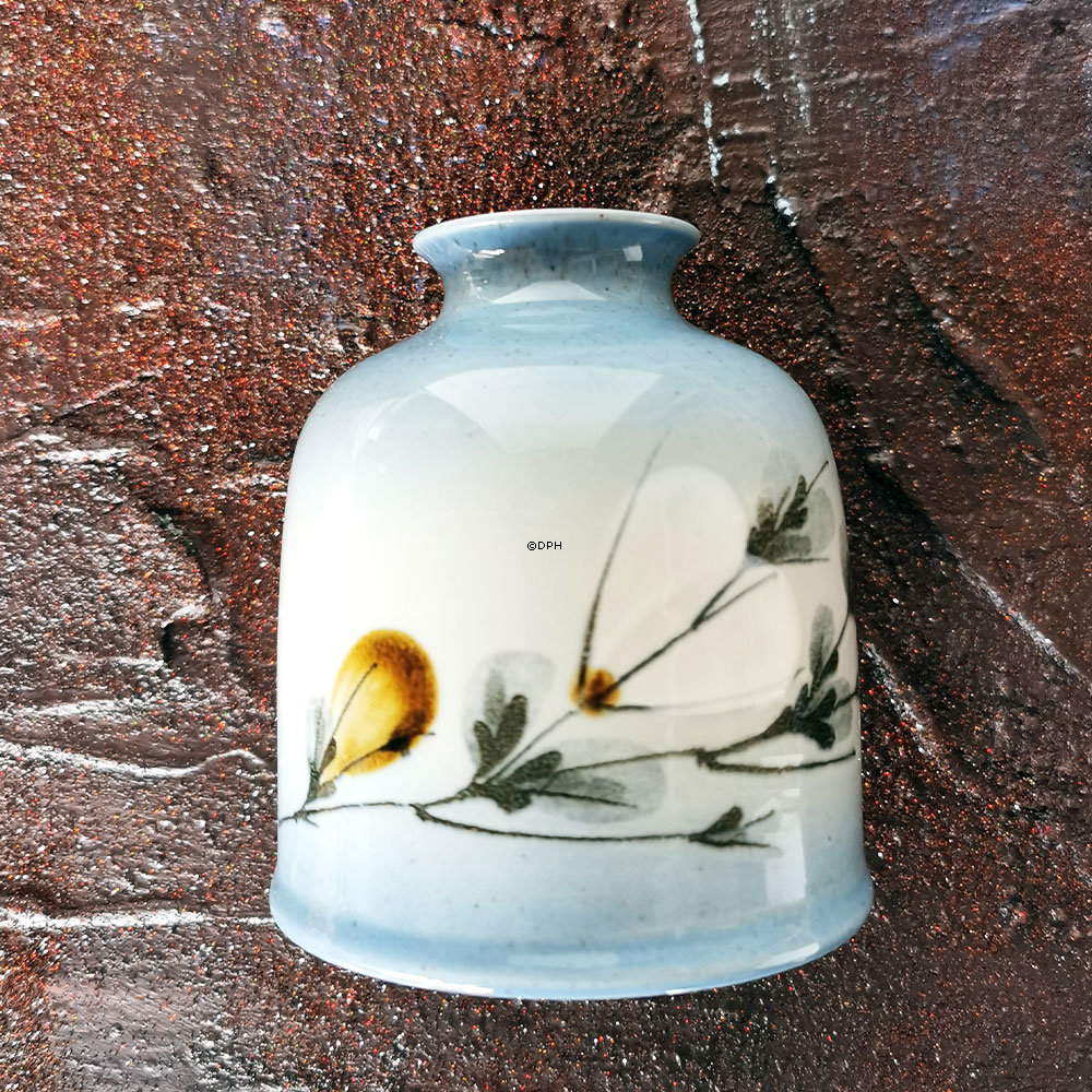 Vase mit Blumen und Zweigen, Royal Copenhagen Nr. 967-3891