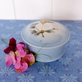 Bonbonniere mit Blumen und Zweigen, Royal Copenhagen Nr. 967-3899