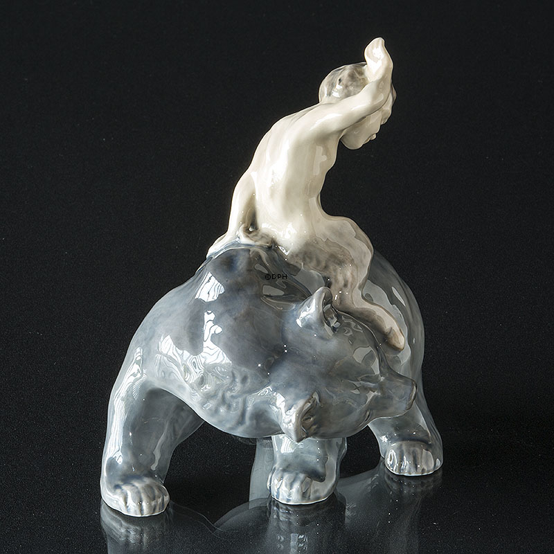 Satyr mit Bär, Royal Copenhagen Figur NR. 976 (sjælden) Fehler/Reparatur an einer Vorderpfote.