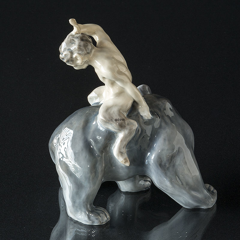 Satyr mit Bär, Royal Copenhagen Figur NR. 976 (sjælden) Fehler/Reparatur an einer Vorderpfote.