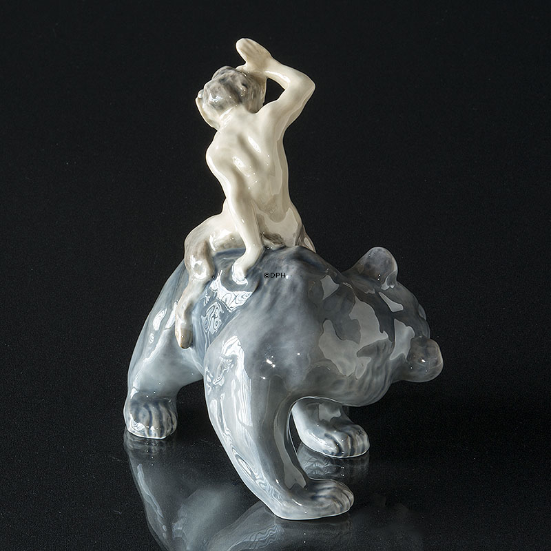 Satyr mit Bär, Royal Copenhagen Figur NR. 976 (sjælden) Fehler/Reparatur an einer Vorderpfote.