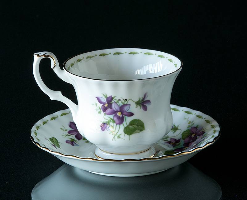Royal Albert Monatstasse mit Blumen Februar Veilchen