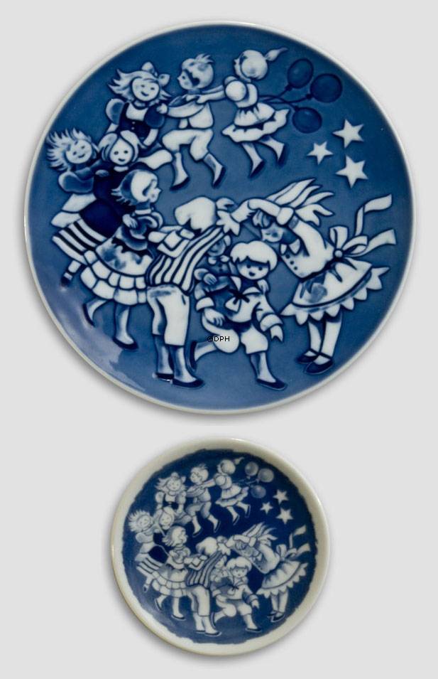 2001 Royal Copenhagen Weihnachten der Kinder Plakette