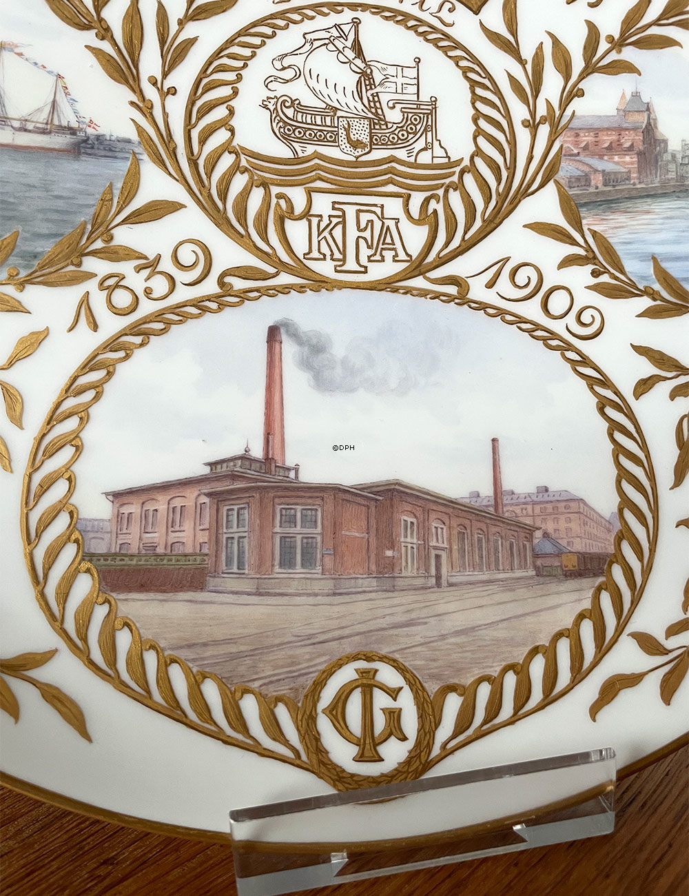 Royal Copenhagen Zierteller mit Freihafen von Kopenhagen und Isak Glückstadt